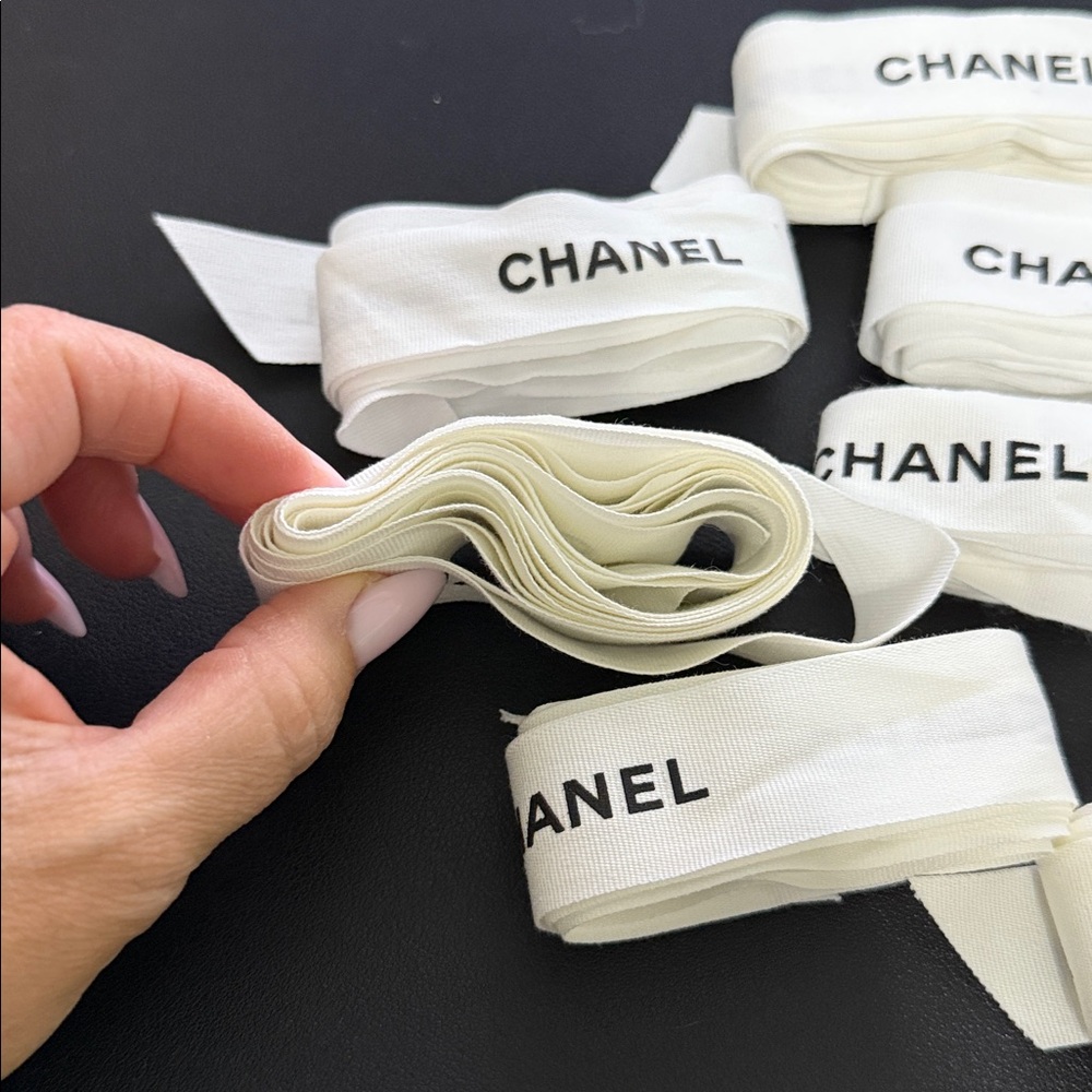 CHANEL Ribbon Each - Picture 2 of 2